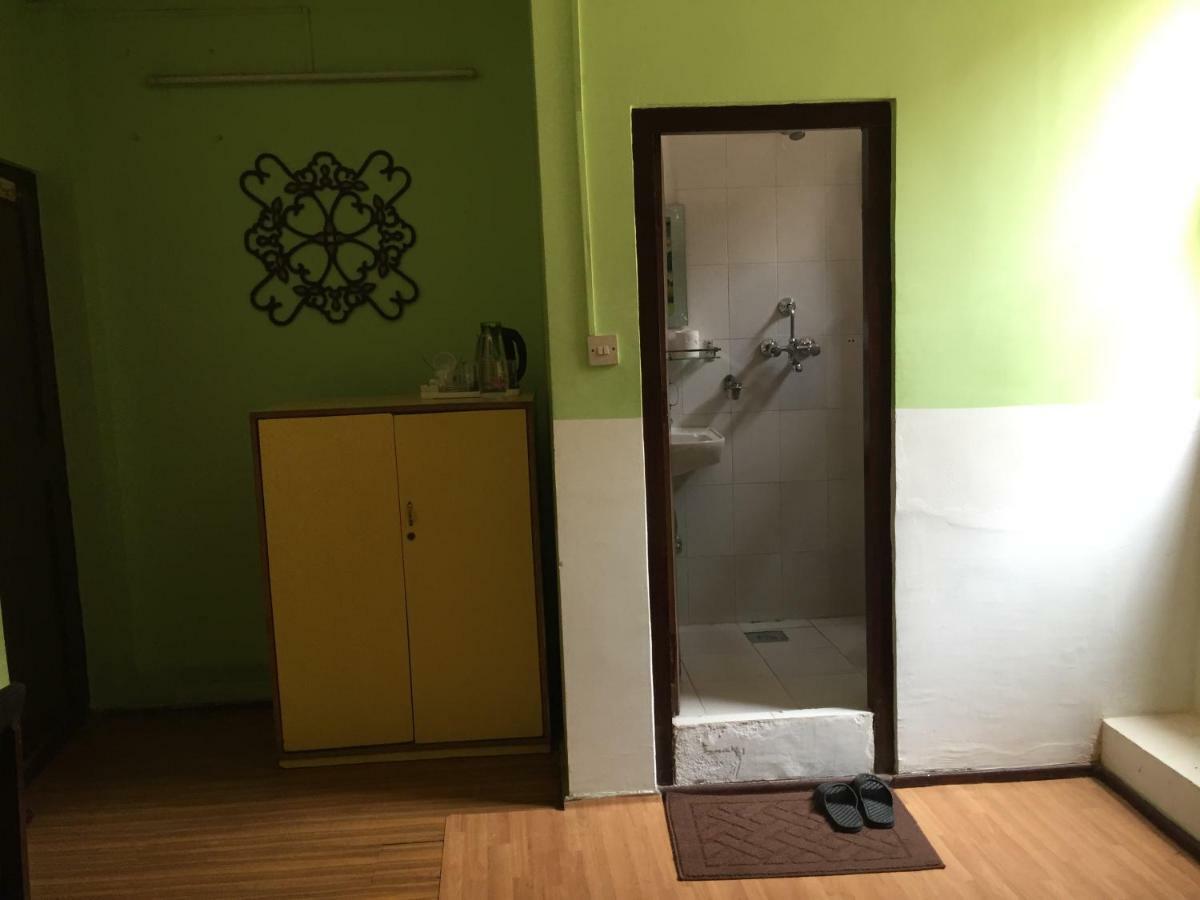 Flavors Inn Meditation Center 카트만두 외부 사진