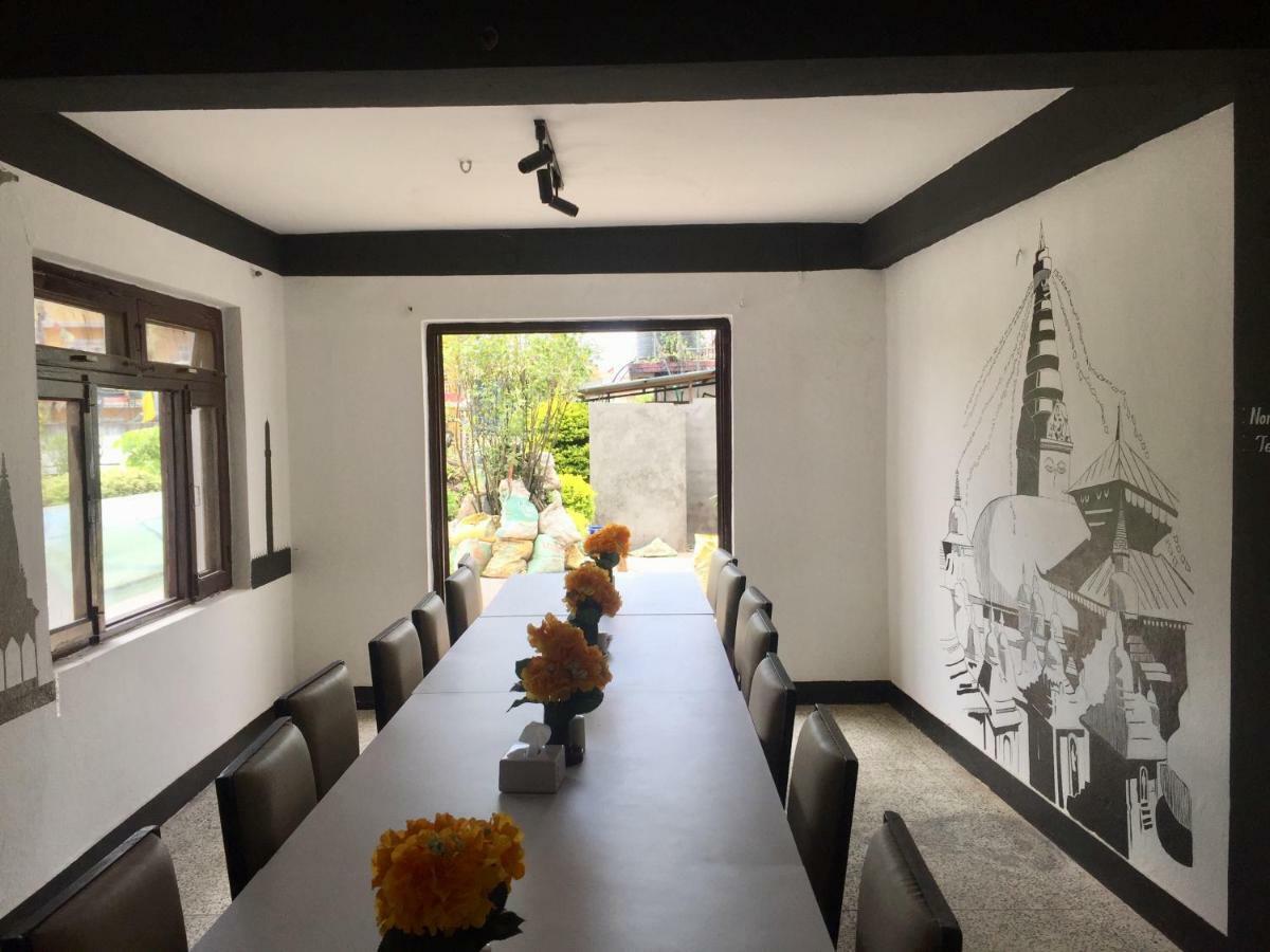 Flavors Inn Meditation Center 카트만두 외부 사진