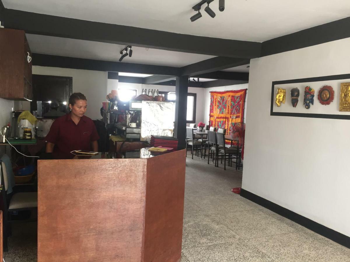 Flavors Inn Meditation Center 카트만두 외부 사진