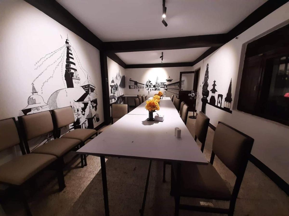 Flavors Inn Meditation Center 카트만두 외부 사진
